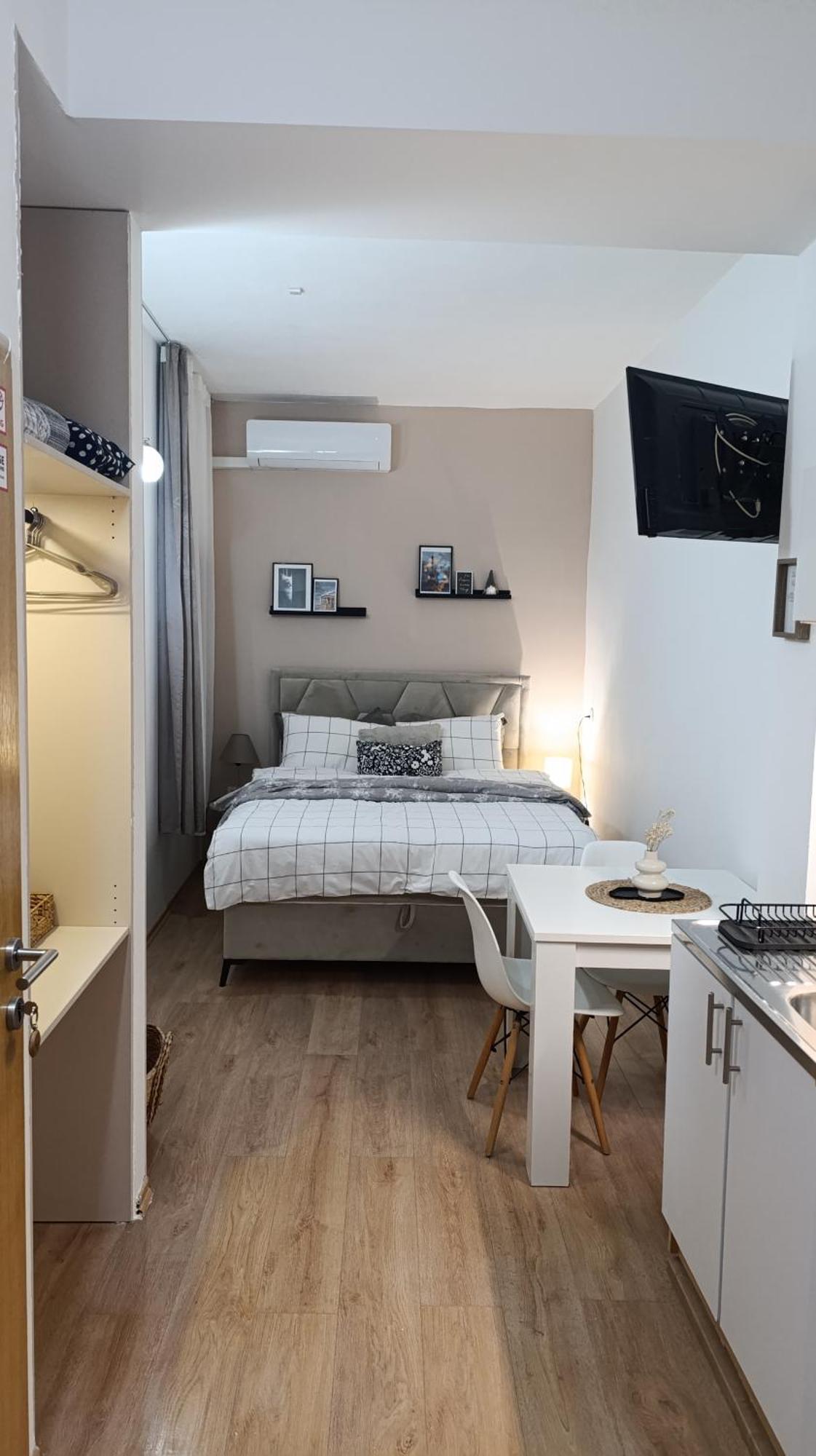 Apartment Mana